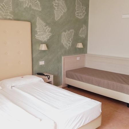Hotel Astor Limone sul Garda Exterior foto