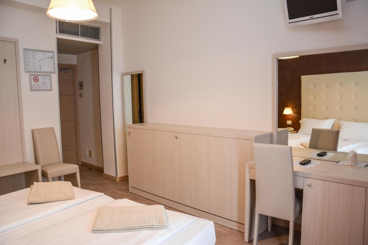 Hotel Astor Limone sul Garda Exterior foto