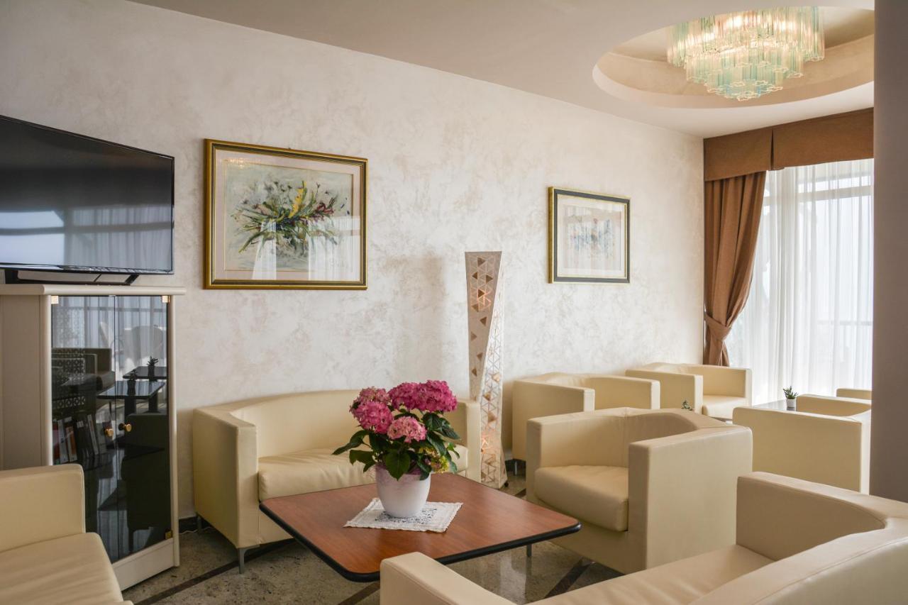 Hotel Astor Limone sul Garda Exterior foto