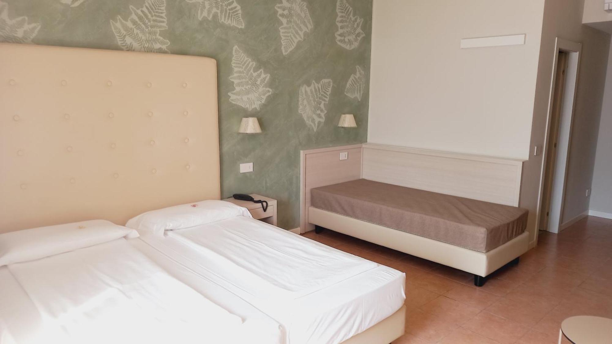 Hotel Astor Limone sul Garda Exterior foto