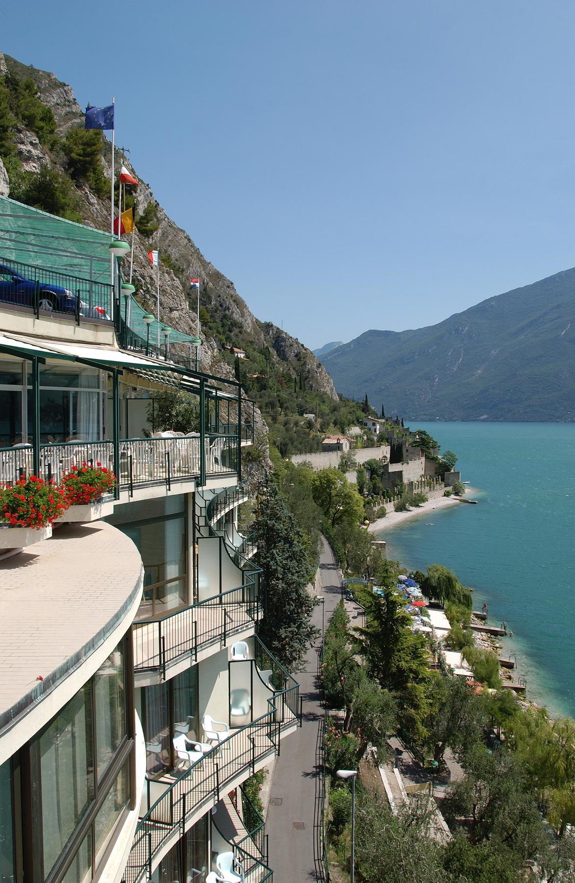 Hotel Astor Limone sul Garda Exterior foto