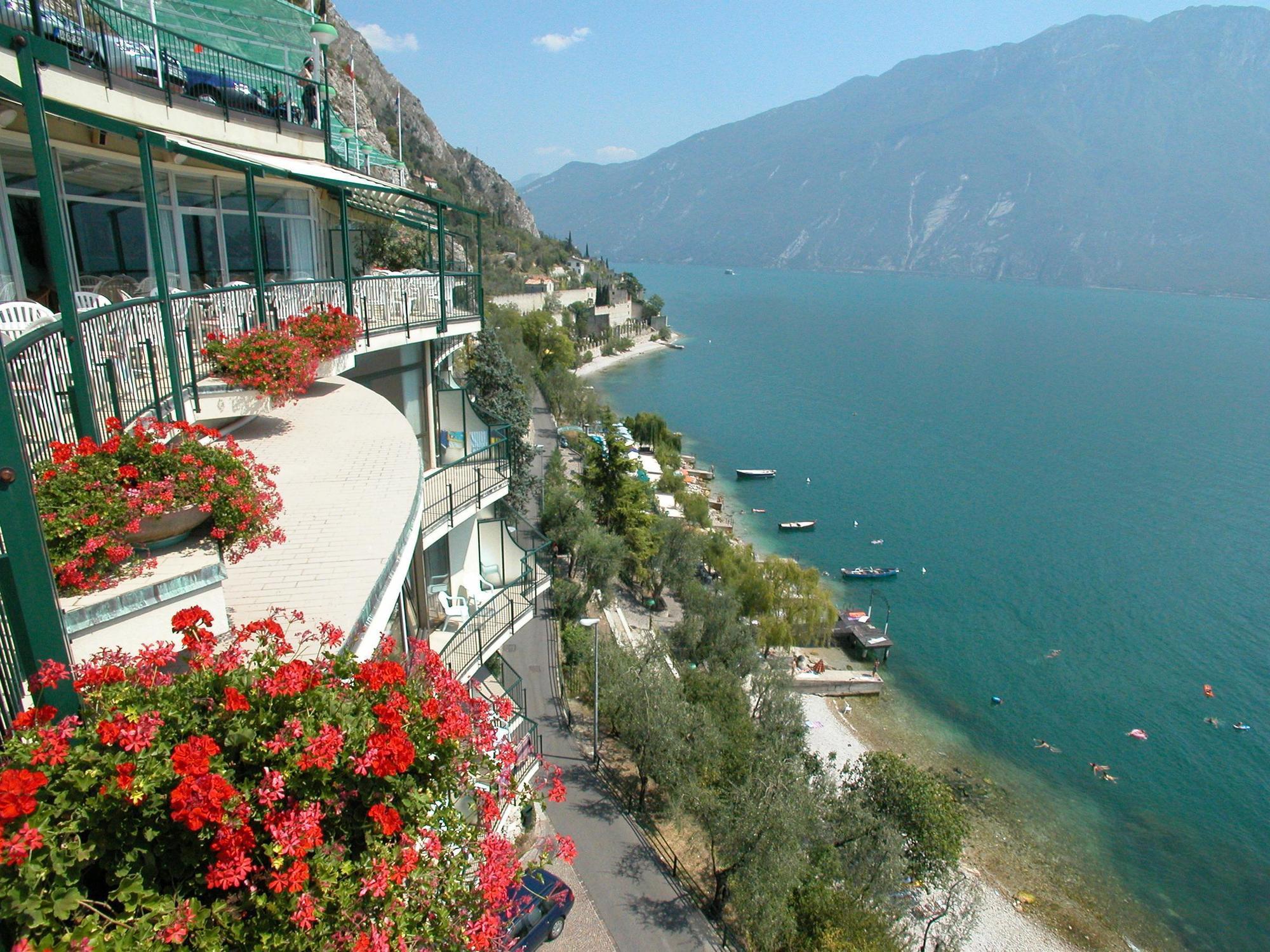 Hotel Astor Limone sul Garda Exterior foto